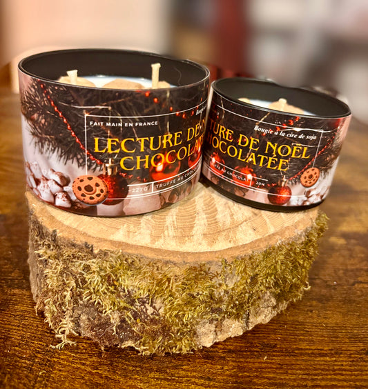 Bougie littéraire édition limitée Lecture de Noël Chocolatée – artisanale et parfumée – petite et grand format
