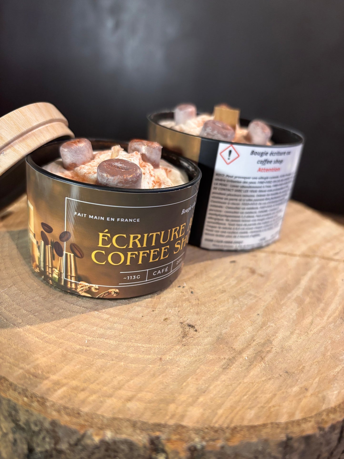 Bougie littéraire Ecriture au coffee shop – artisanale et parfumée – petit et grand format