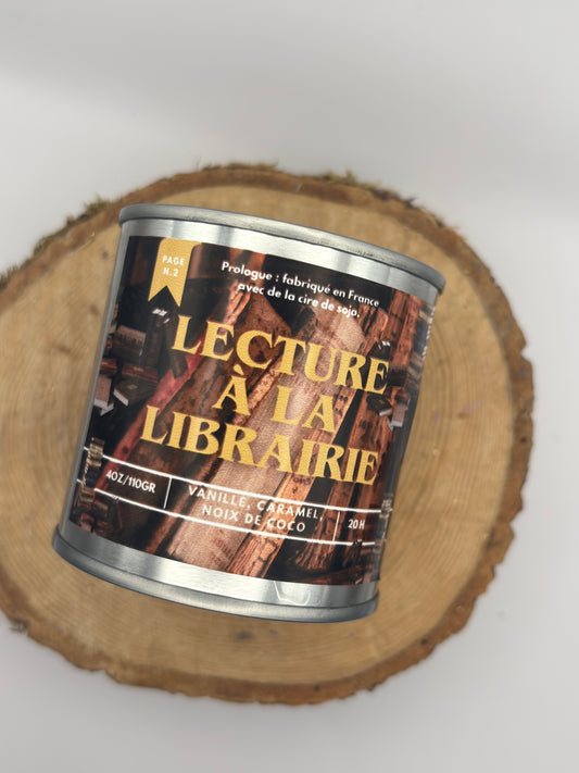 Literary candle Reading at the bookstore – handmade and scented – Small and Large format