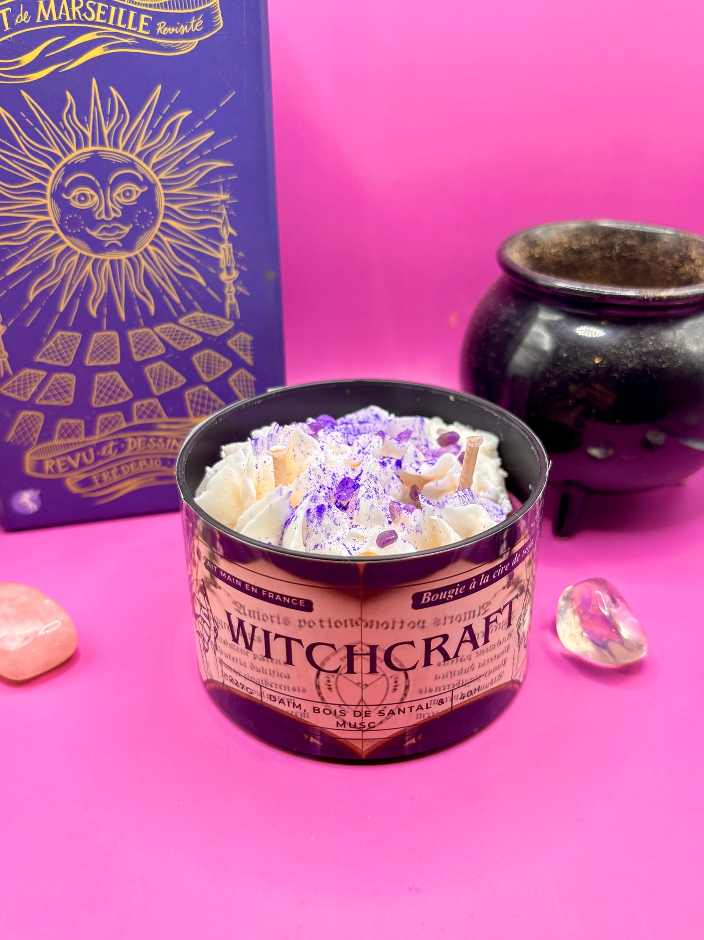 Bougie littéraire Witchcraft – artisanale et parfumée – petit et grand format