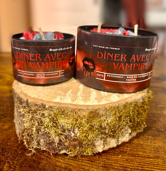 Bougie littéraire Dîner avec un vampire – artisanale et parfumée – petit et grand format
