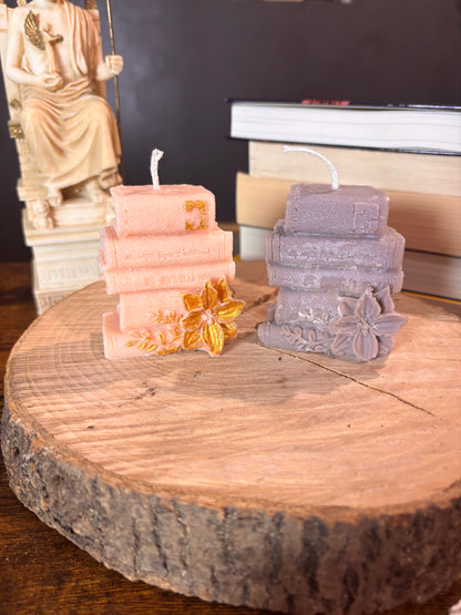 Bougie artisanale en forme de livre – À fondre ou à garder en décoration.